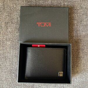 TUMI Men's Wallet NWT